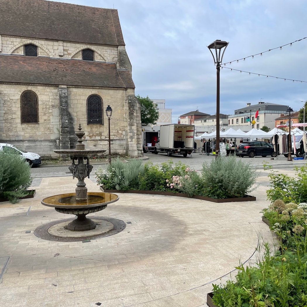 Petit marché Saint Baudile 2